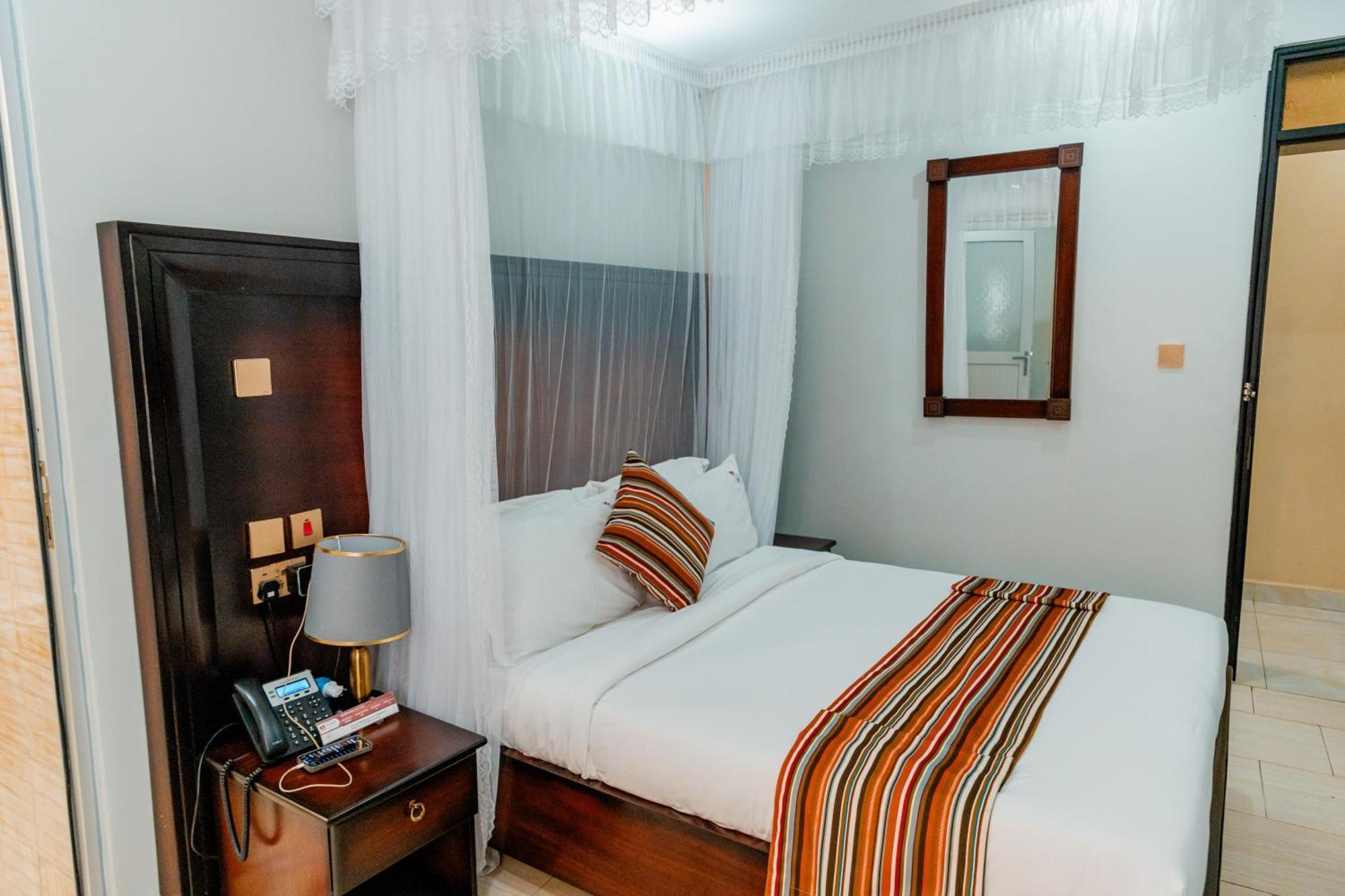 Las Vegas Garden Hotel Mbarara Екстериор снимка